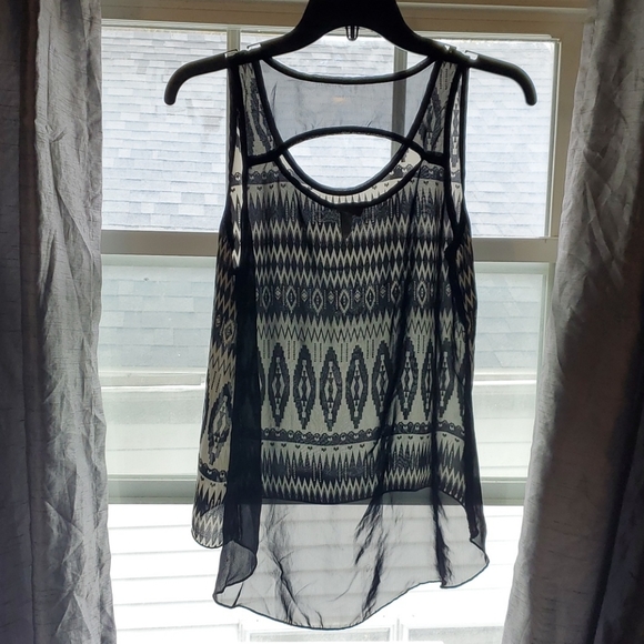 Sheer sleeveless black and white tribal tank top - Picture 2 of 3